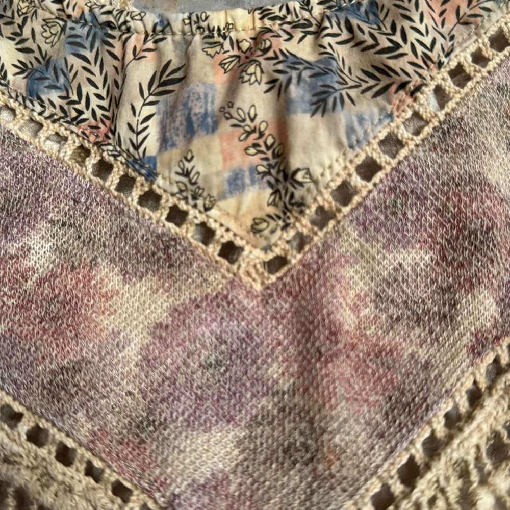 Tan patterned crochet knit tank top - Picture 5 of 5